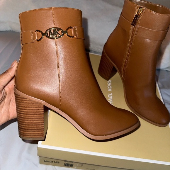 Michael Kors Booties - Picture 1 of 2